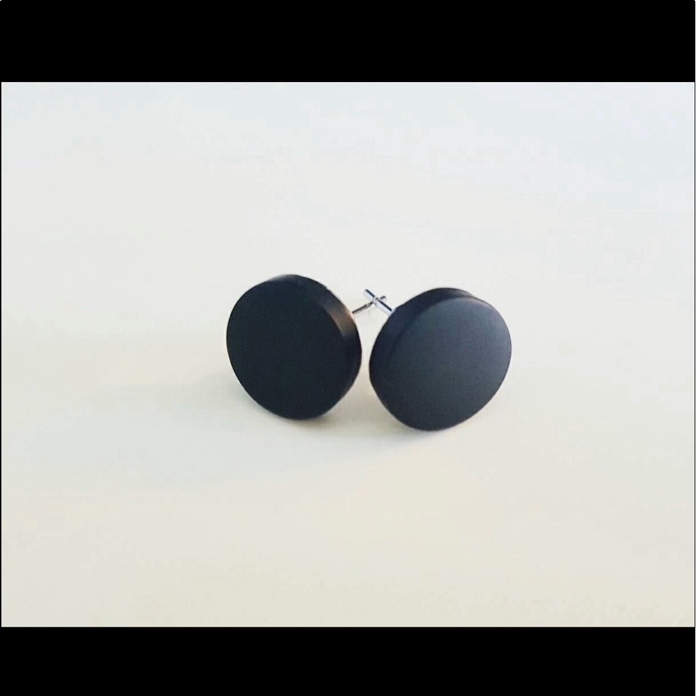 (NEW) Matte Black Stud Earrings, Flat around Stud